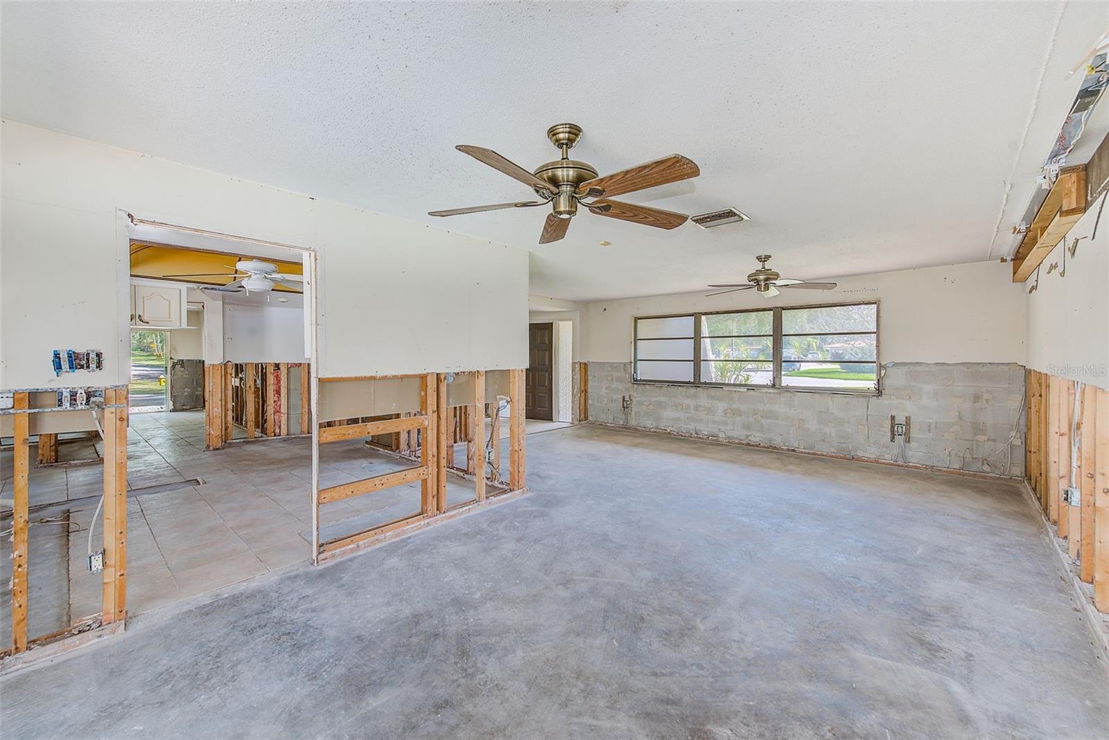 SHARON OAKS - Residential