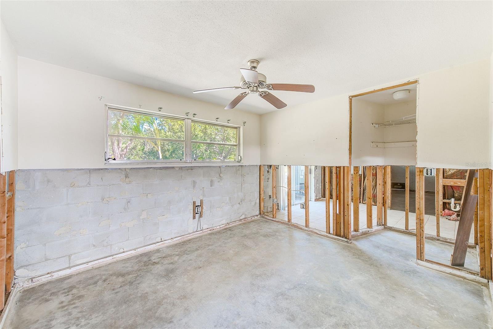 SHARON OAKS - Residential