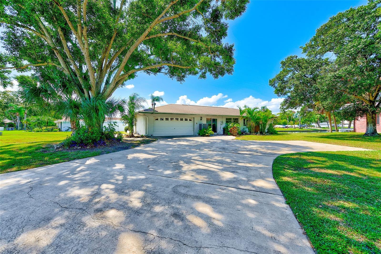SHARON OAKS - Residential