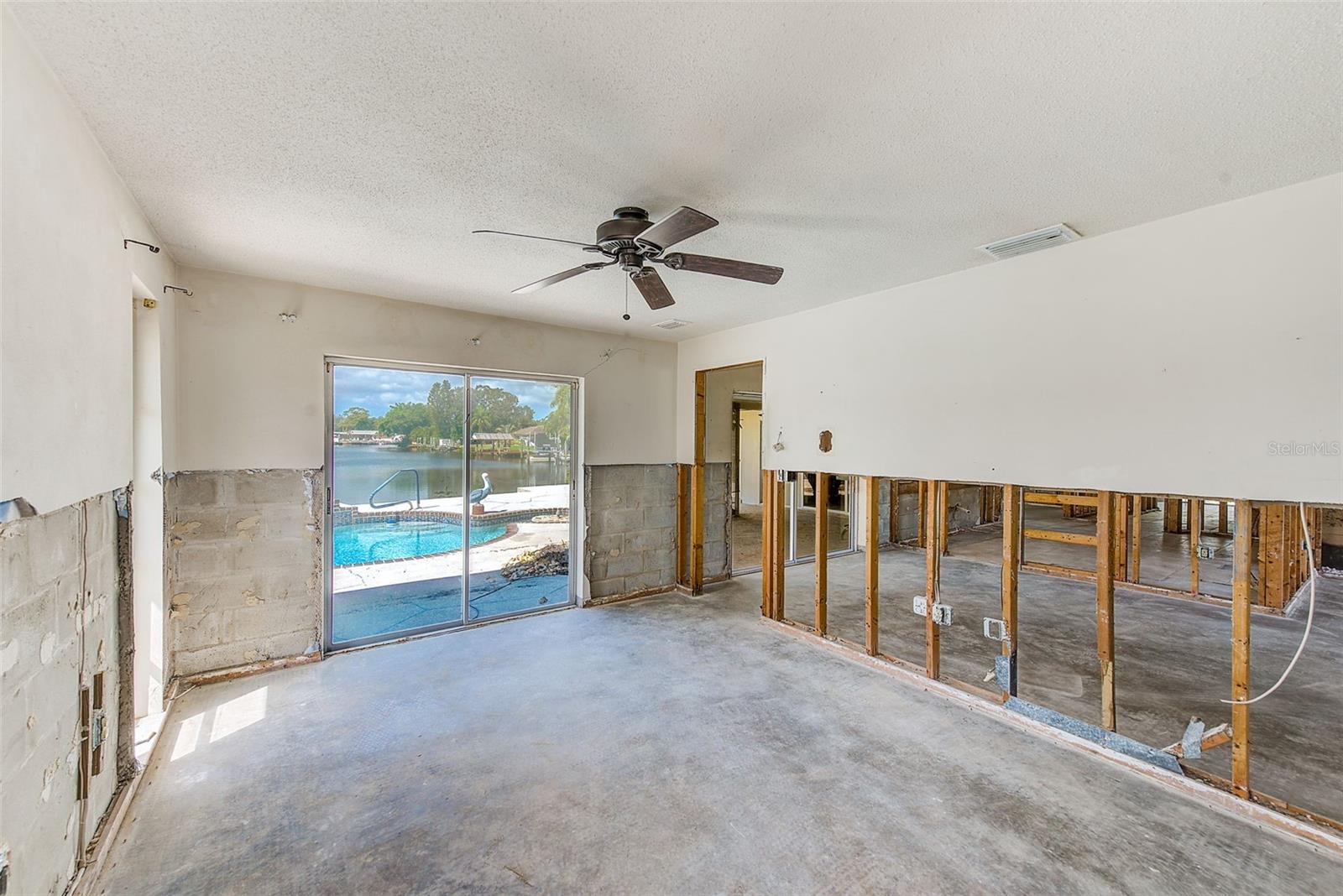 SHARON OAKS - Residential