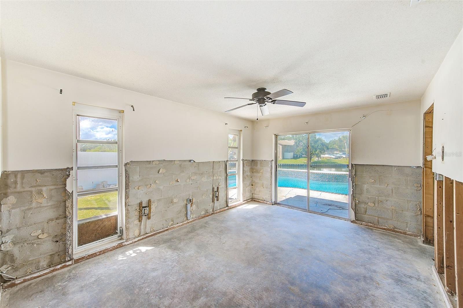 SHARON OAKS - Residential