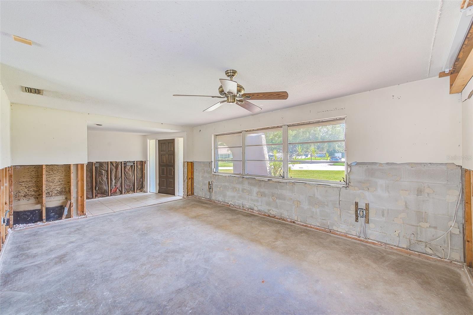 SHARON OAKS - Residential