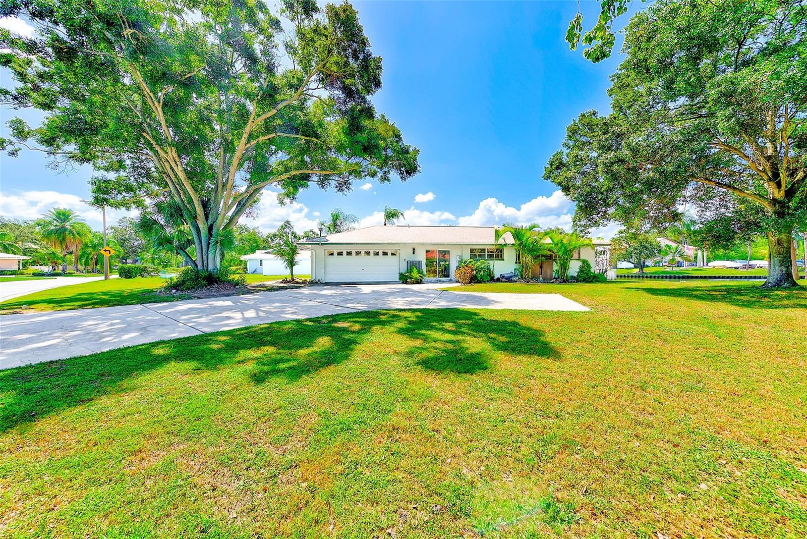 SHARON OAKS - Residential