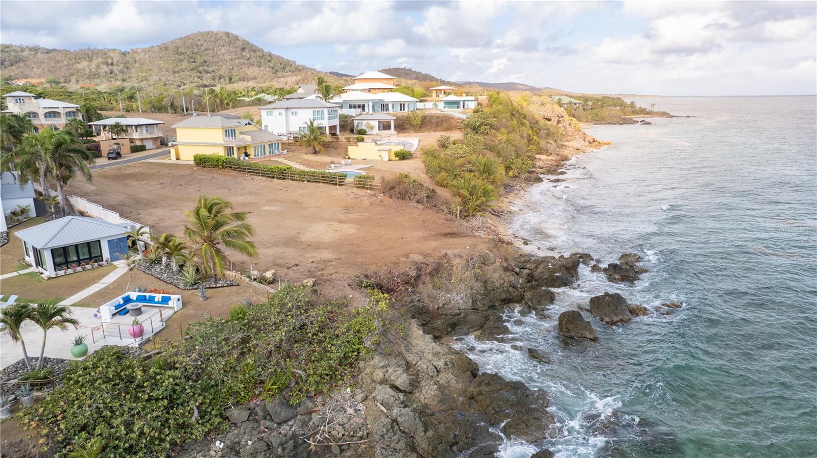 6 BEACH VILLAGE