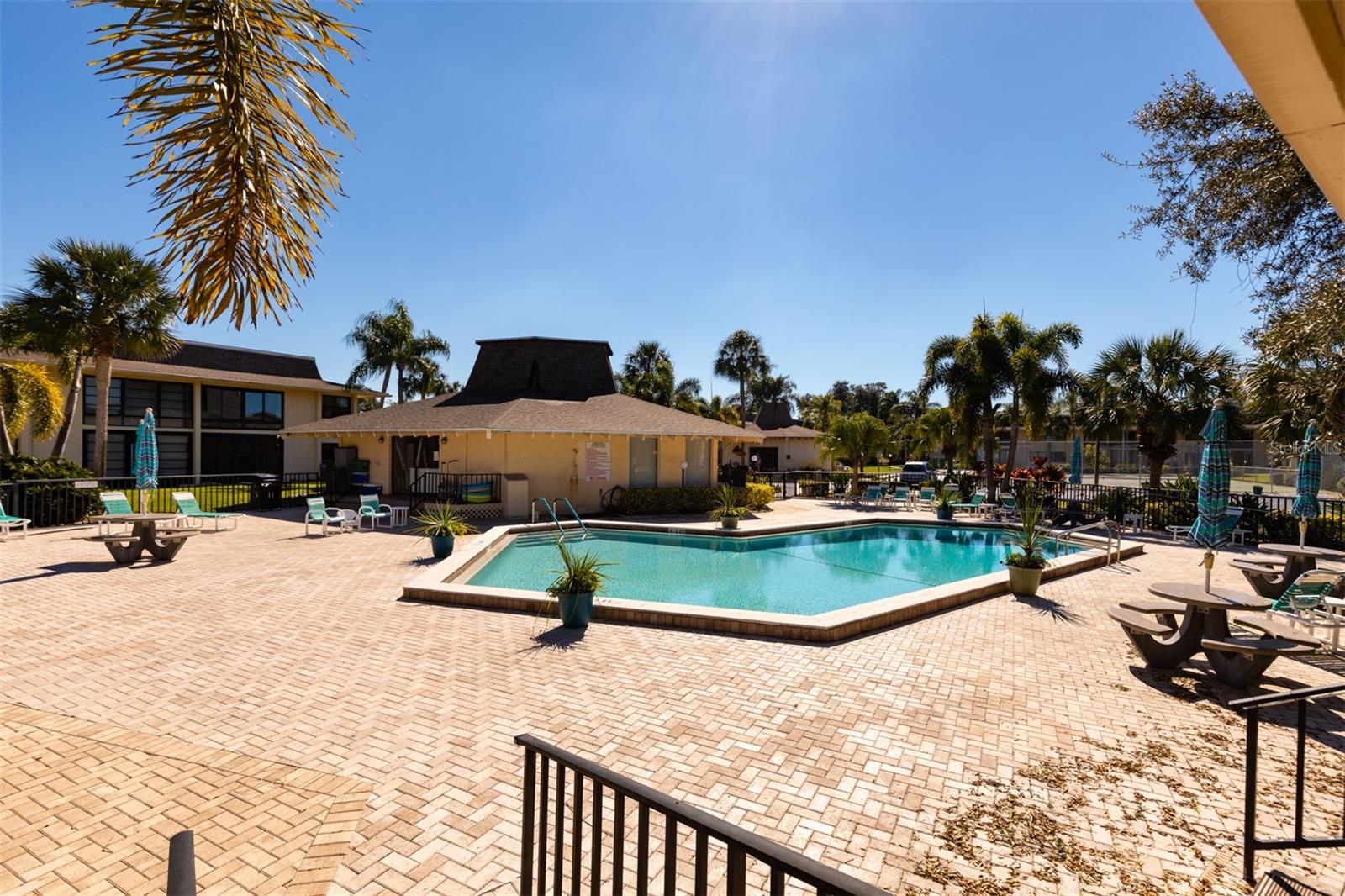 VILLAS DE GOLF CONDO - Residential