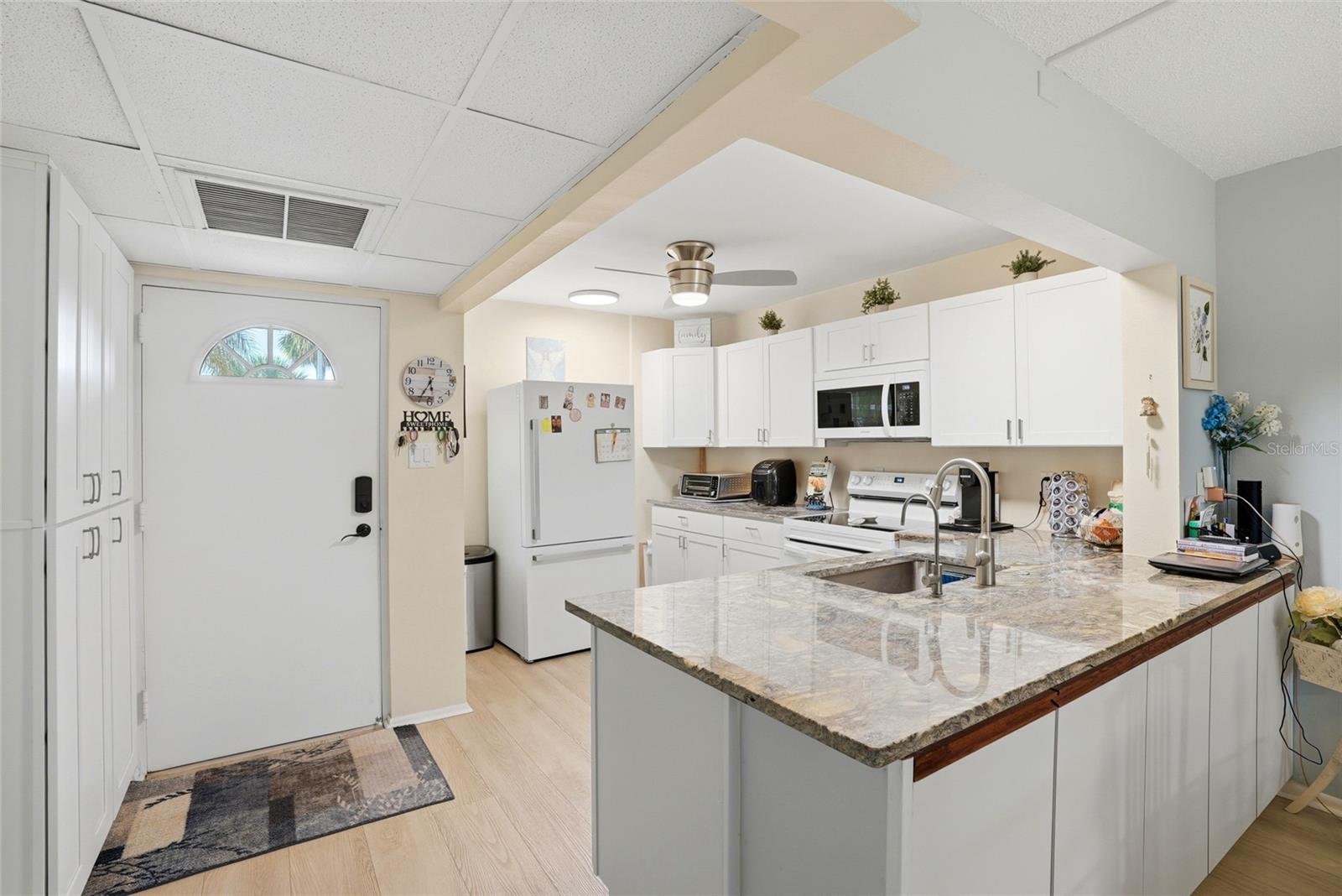VILLAS DE GOLF CONDO - Residential