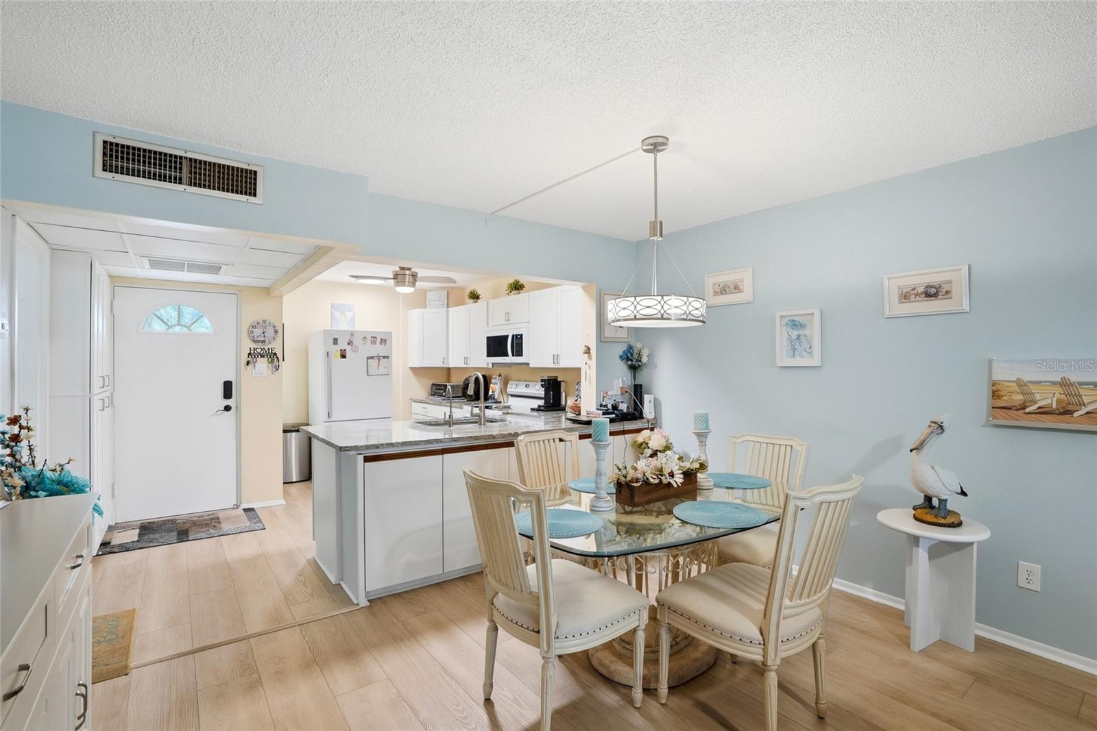 VILLAS DE GOLF CONDO - Residential