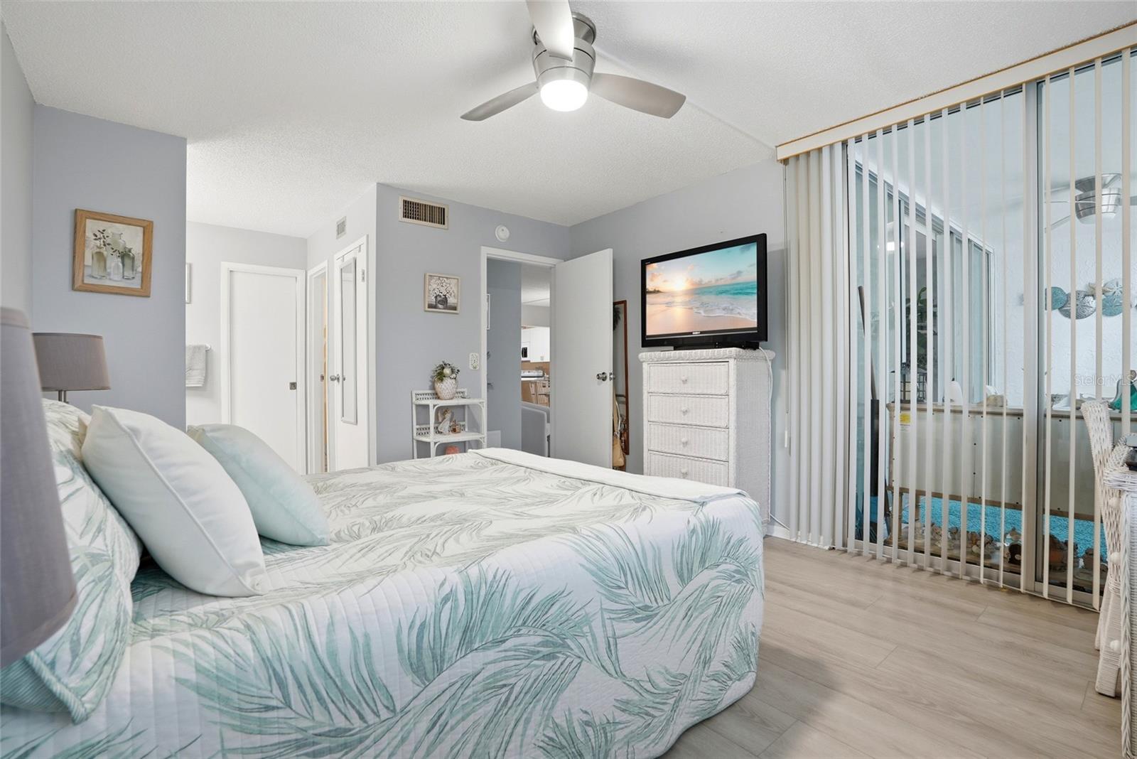 VILLAS DE GOLF CONDO - Residential