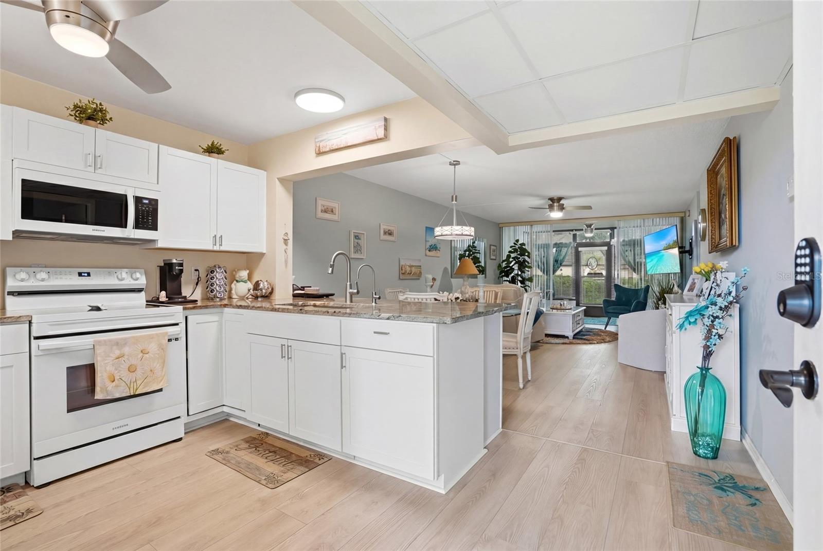 VILLAS DE GOLF CONDO - Residential