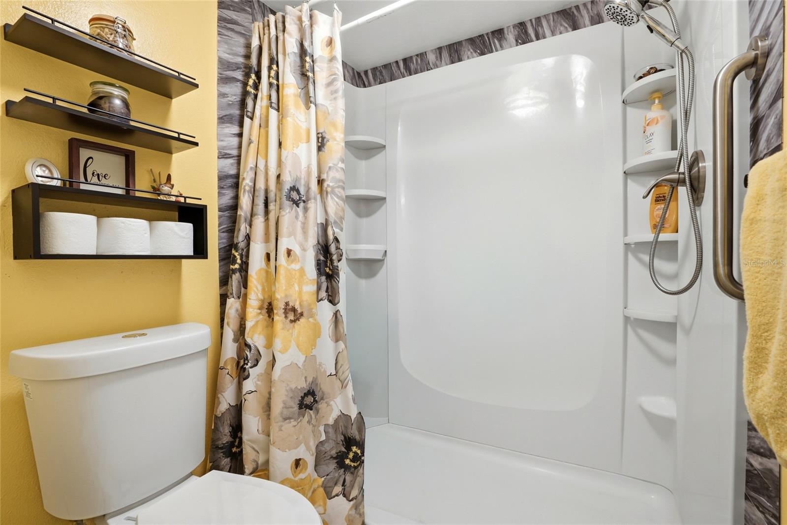 VILLAS DE GOLF CONDO - Residential