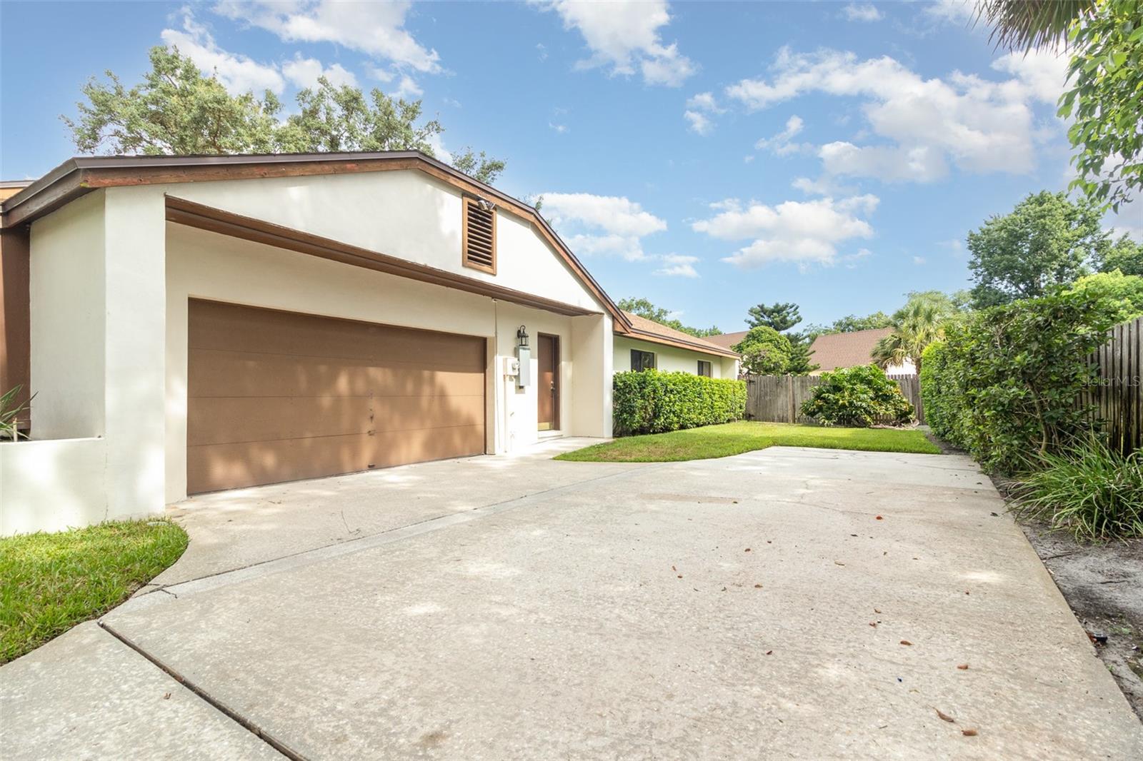 1424 MT LAUREL DRIVE