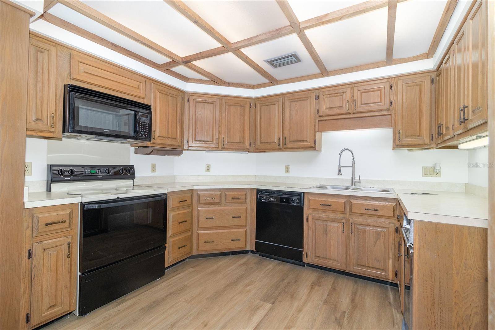 1424 MT LAUREL DRIVE