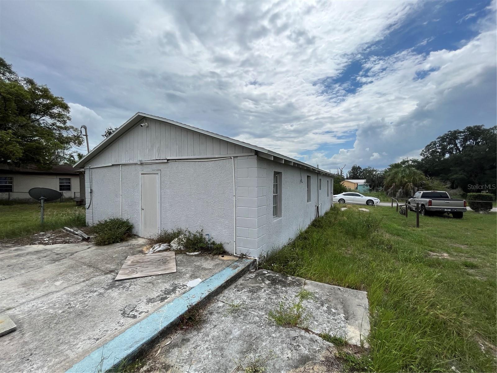 852 SHIRLEY STREET