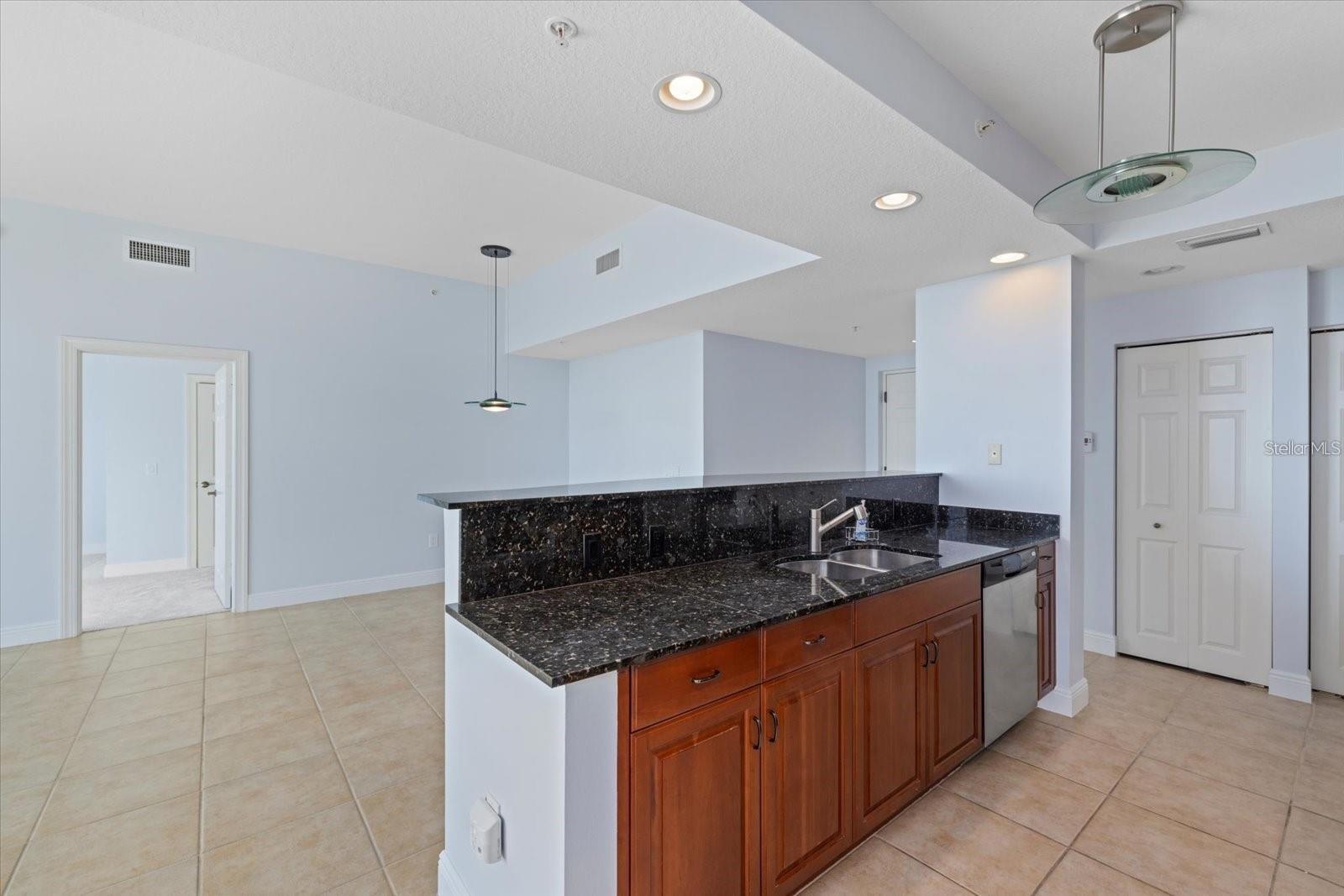 ALINARI - Residential Lease