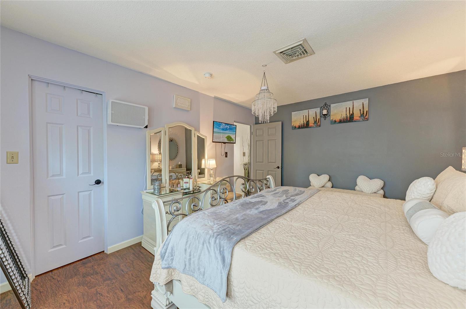 LAS CASAS CONDO - Residential