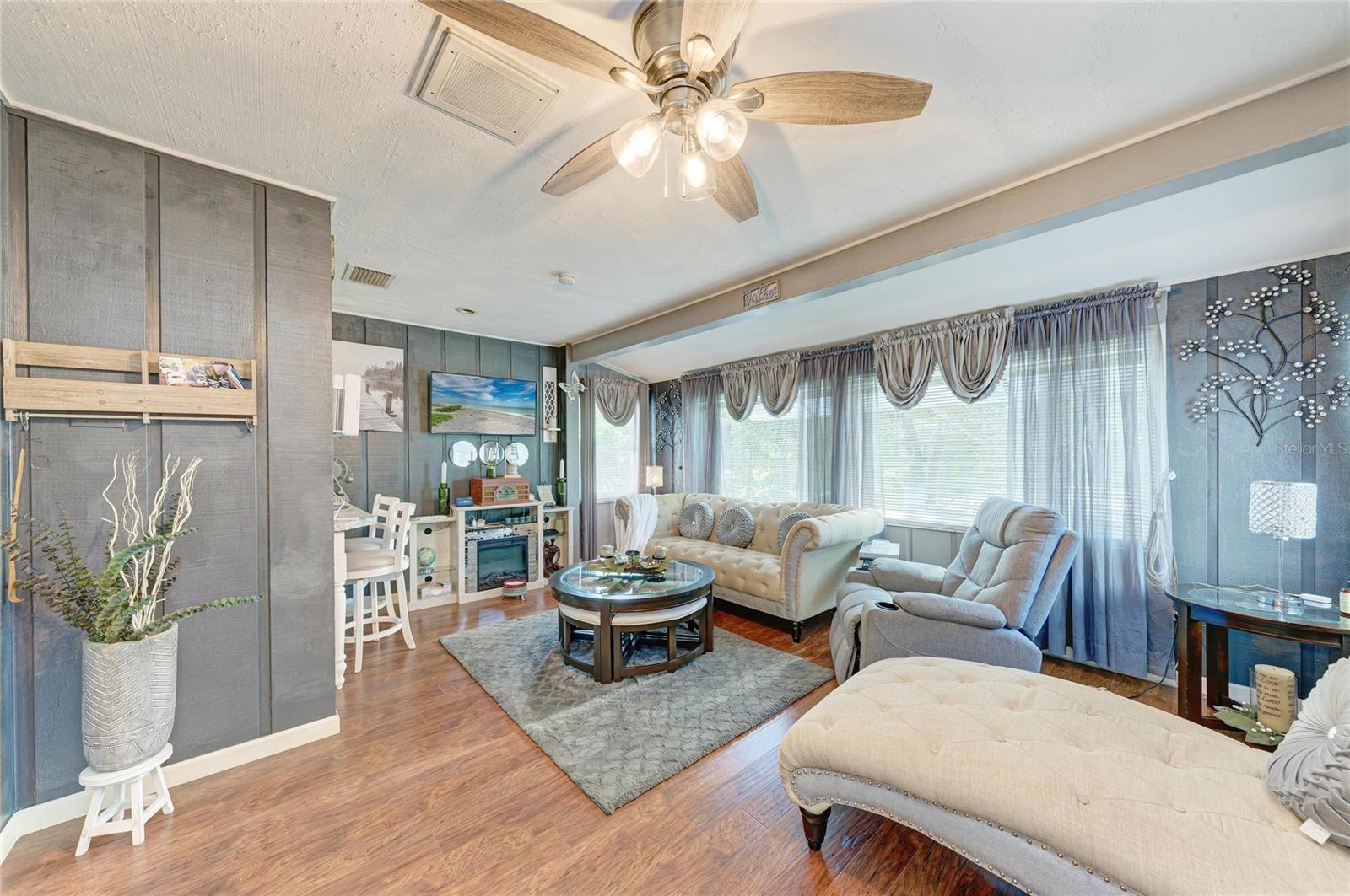 LAS CASAS CONDO - Residential