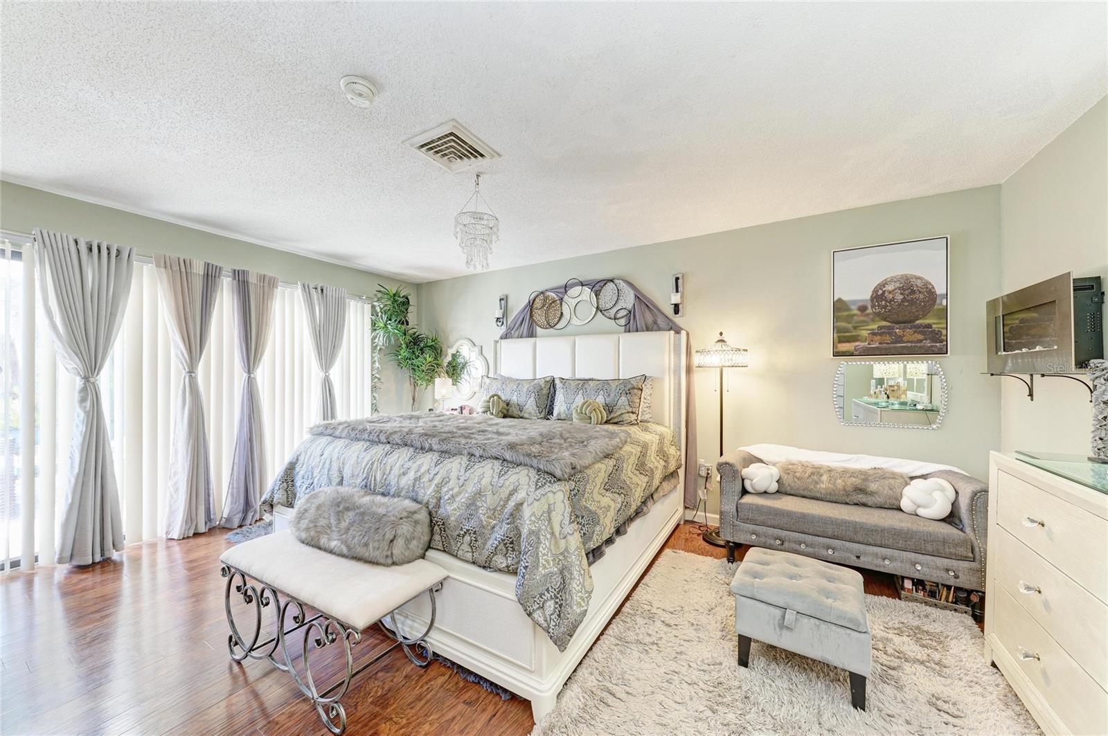 LAS CASAS CONDO - Residential