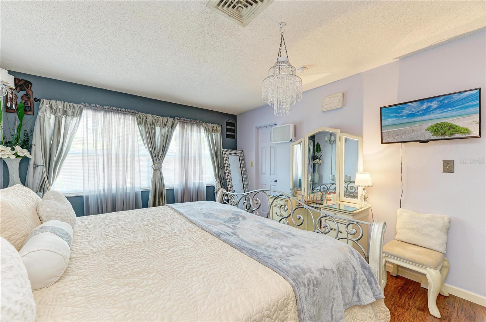 LAS CASAS CONDO - Residential