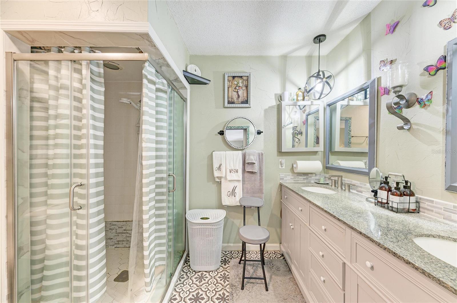 LAS CASAS CONDO - Residential