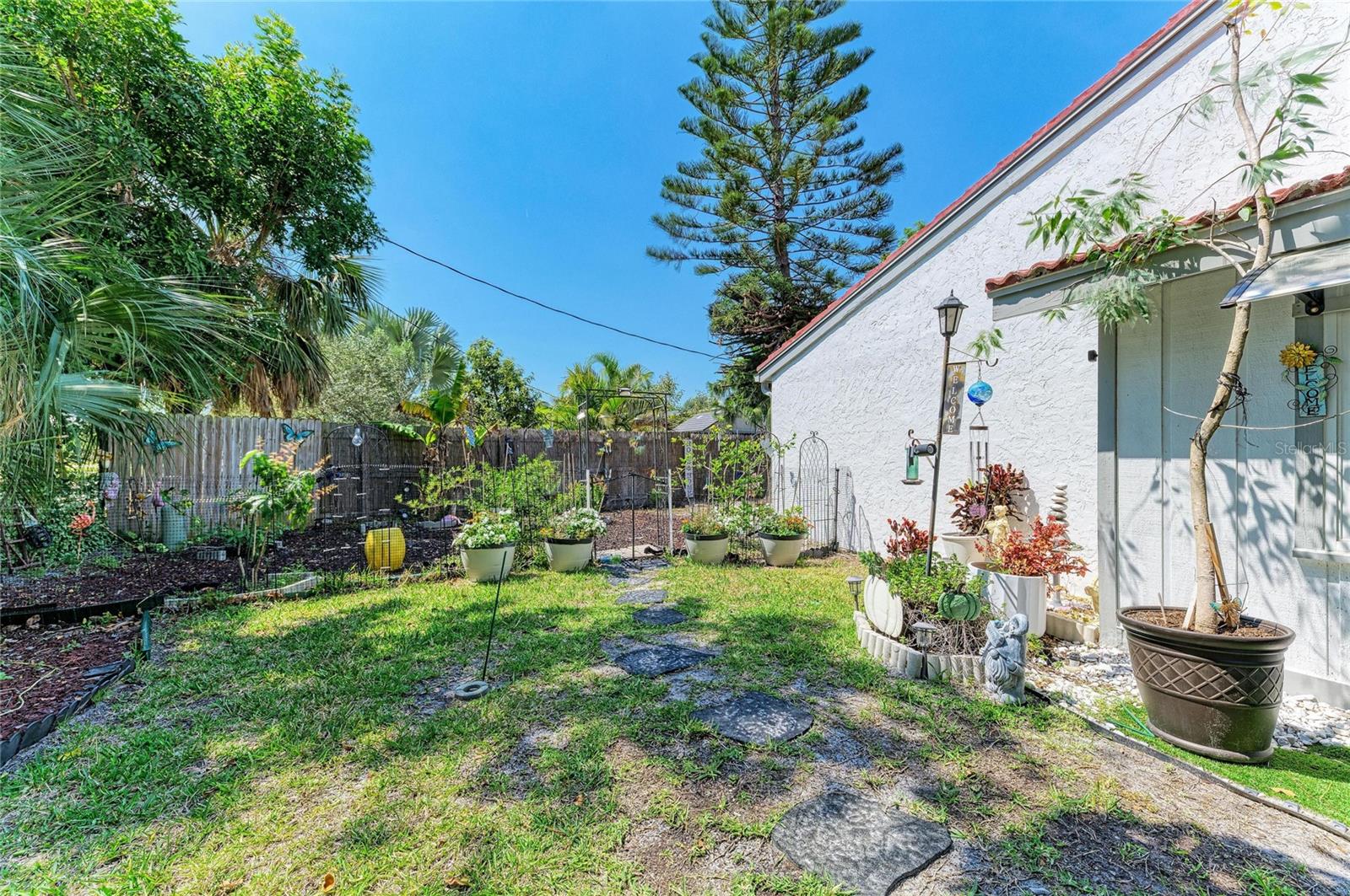 LAS CASAS CONDO - Residential