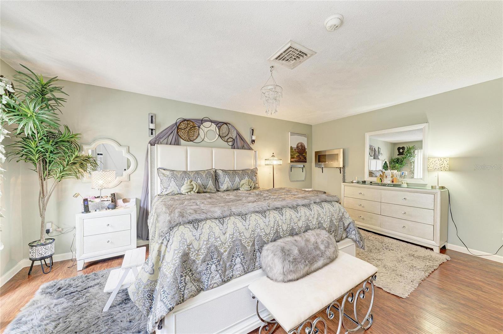 LAS CASAS CONDO - Residential