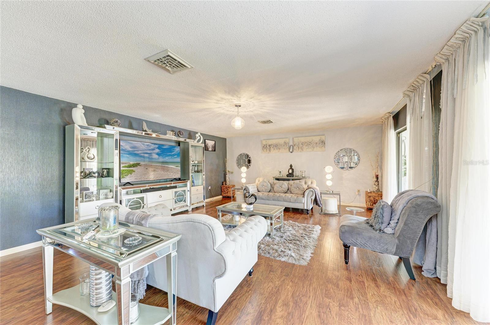 LAS CASAS CONDO - Residential