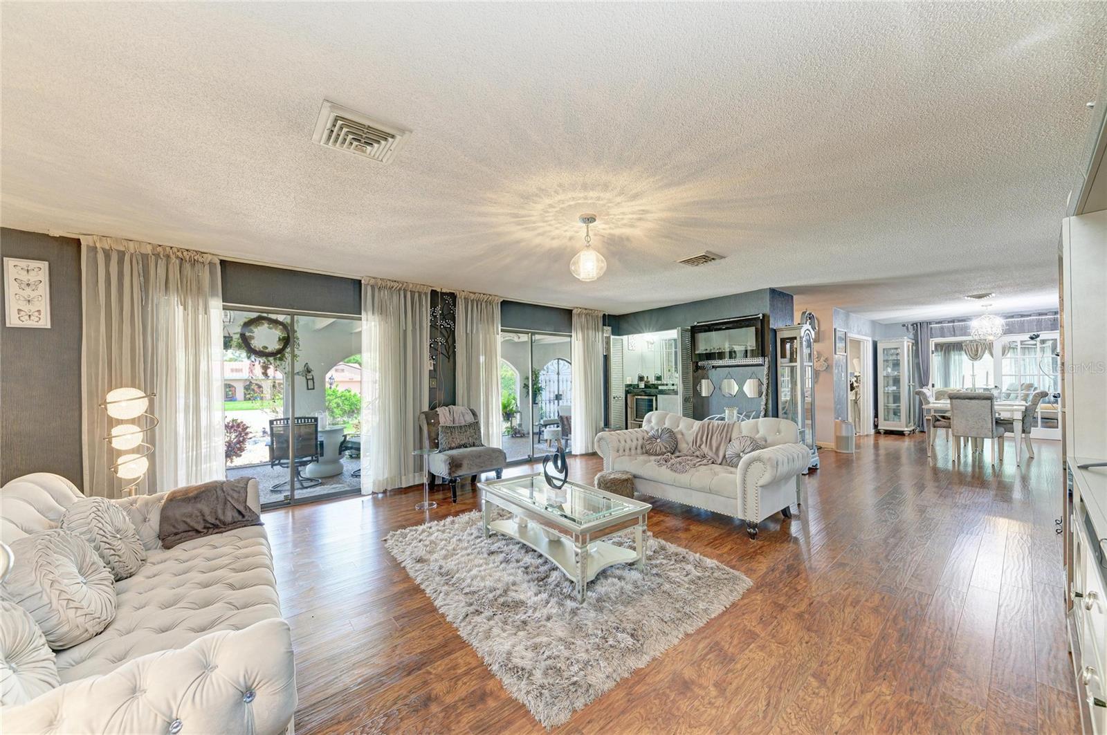 LAS CASAS CONDO - Residential