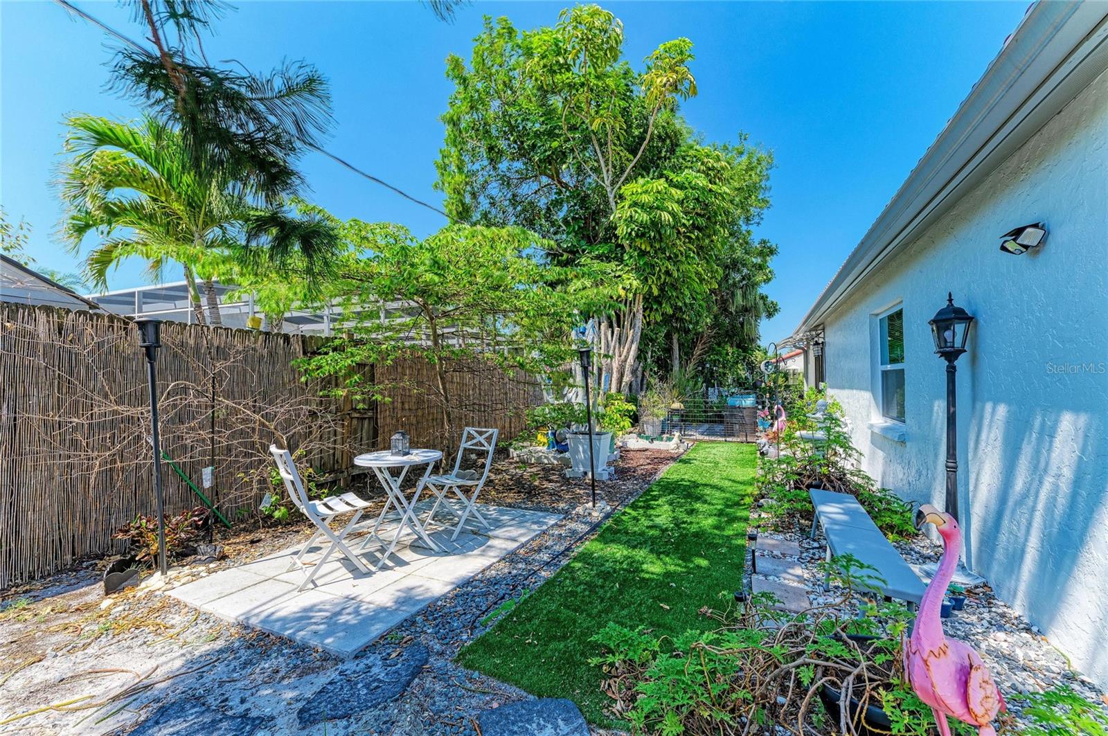 LAS CASAS CONDO - Residential