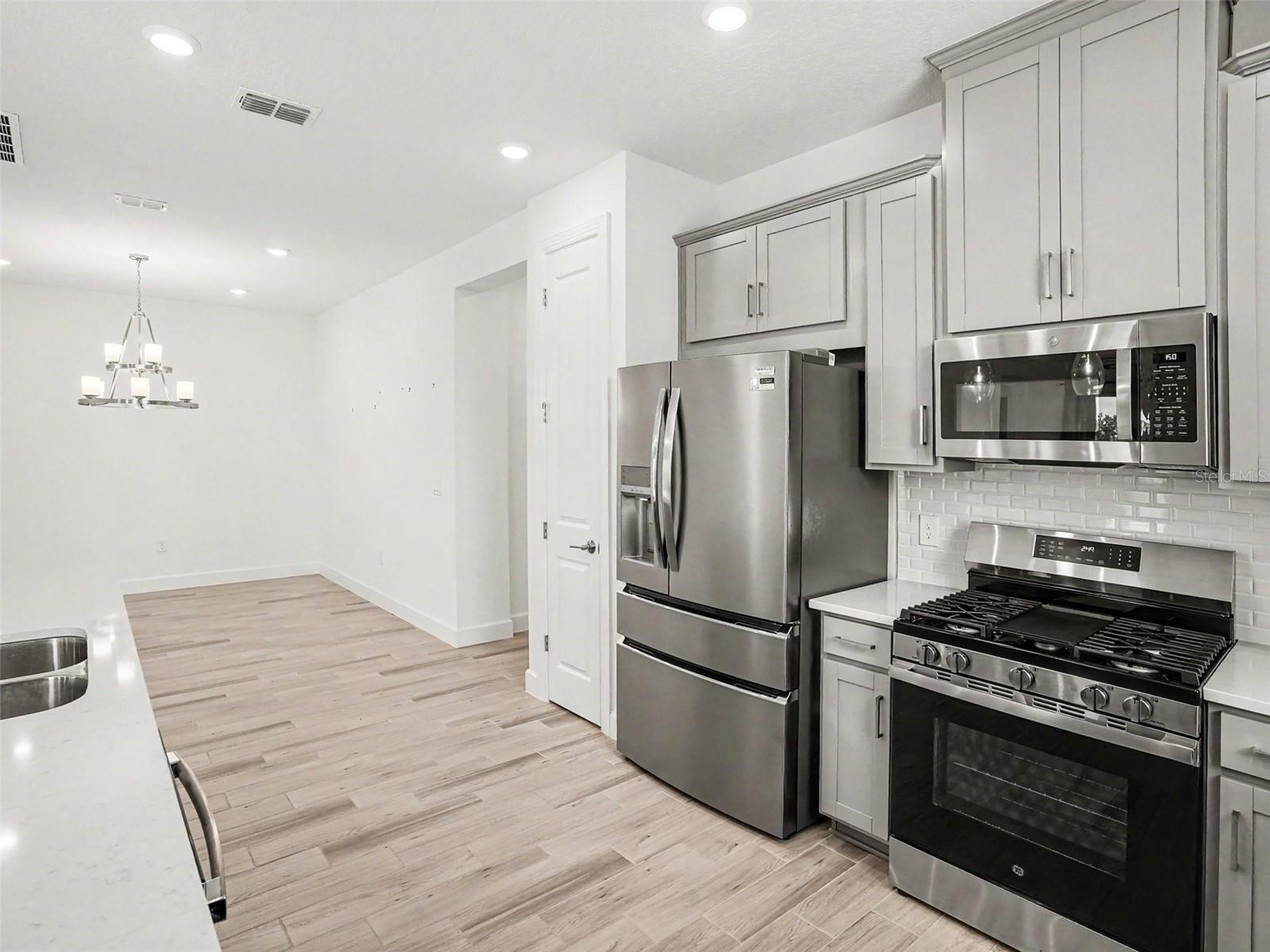ESPLANADE AT CENTER LAKE RANCH PH 1 - Residential