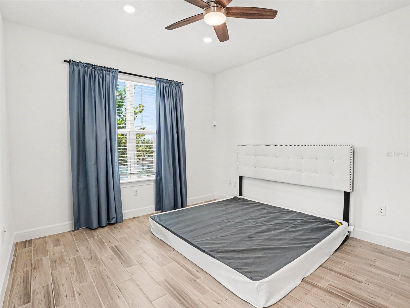 ESPLANADE AT CENTER LAKE RANCH PH 1 - Residential