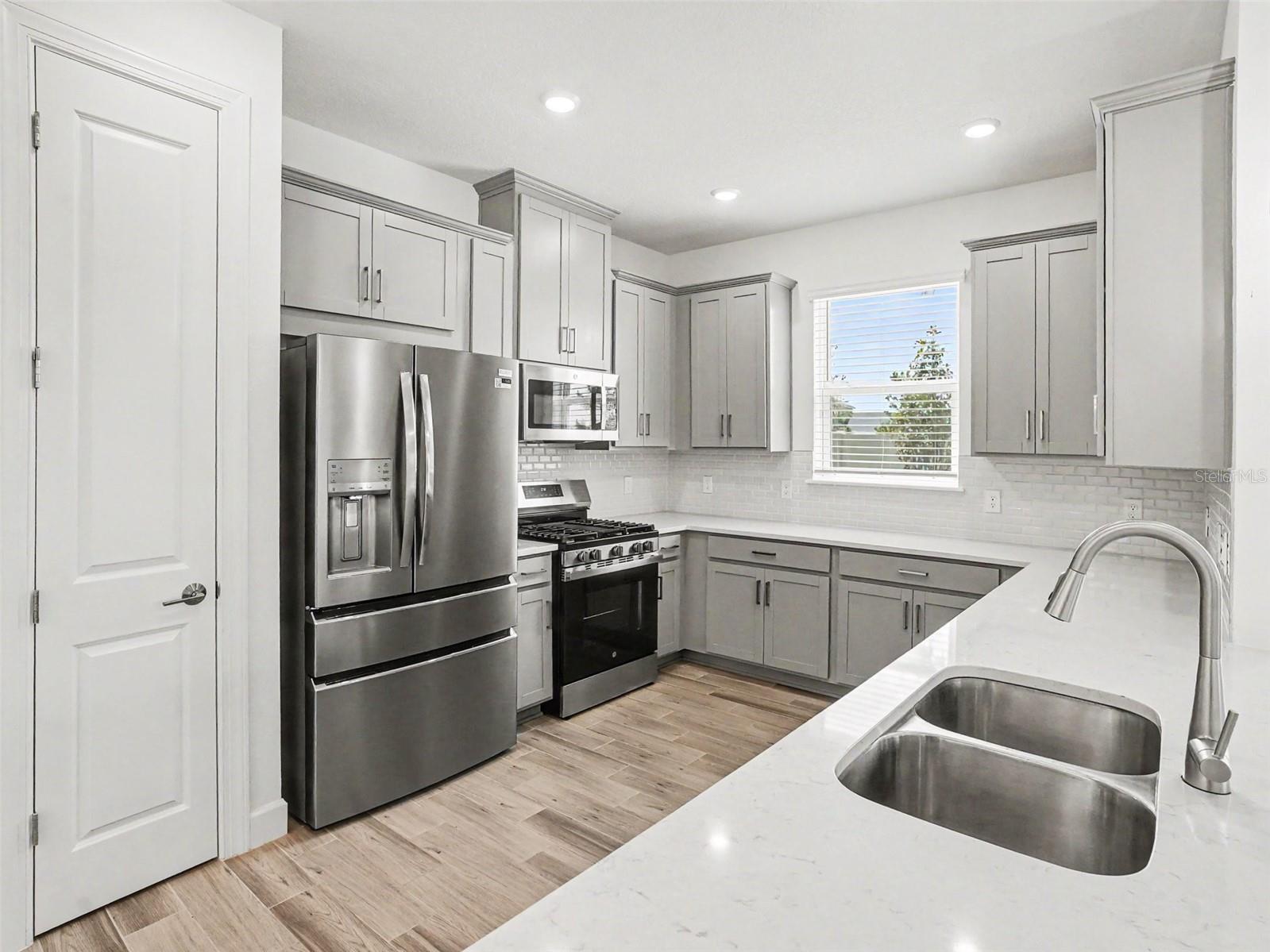 ESPLANADE AT CENTER LAKE RANCH PH 1 - Residential