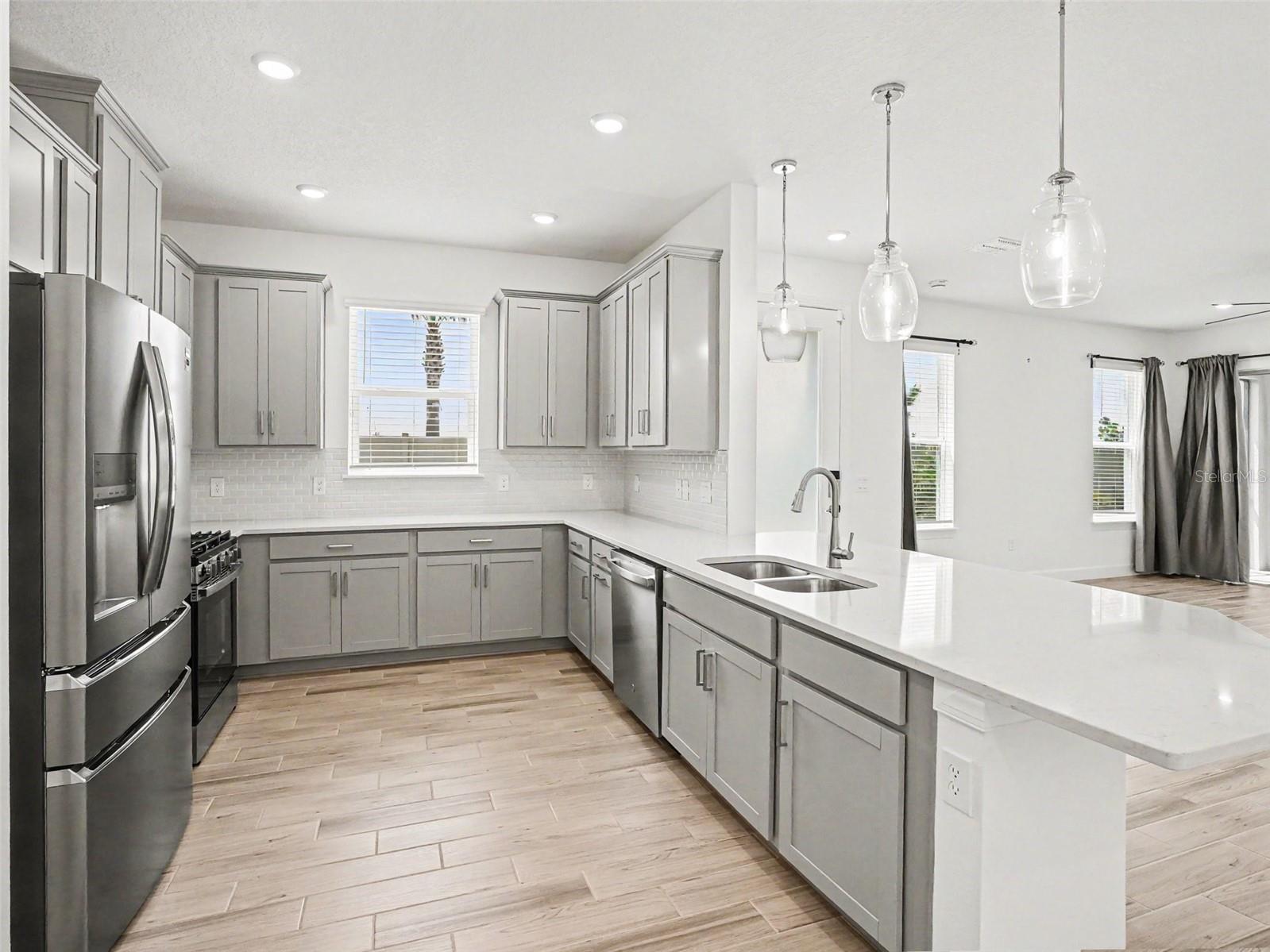 ESPLANADE AT CENTER LAKE RANCH PH 1 - Residential