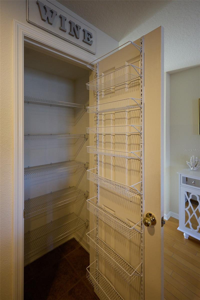 SUNSET POINTE TWNHMS - Residential