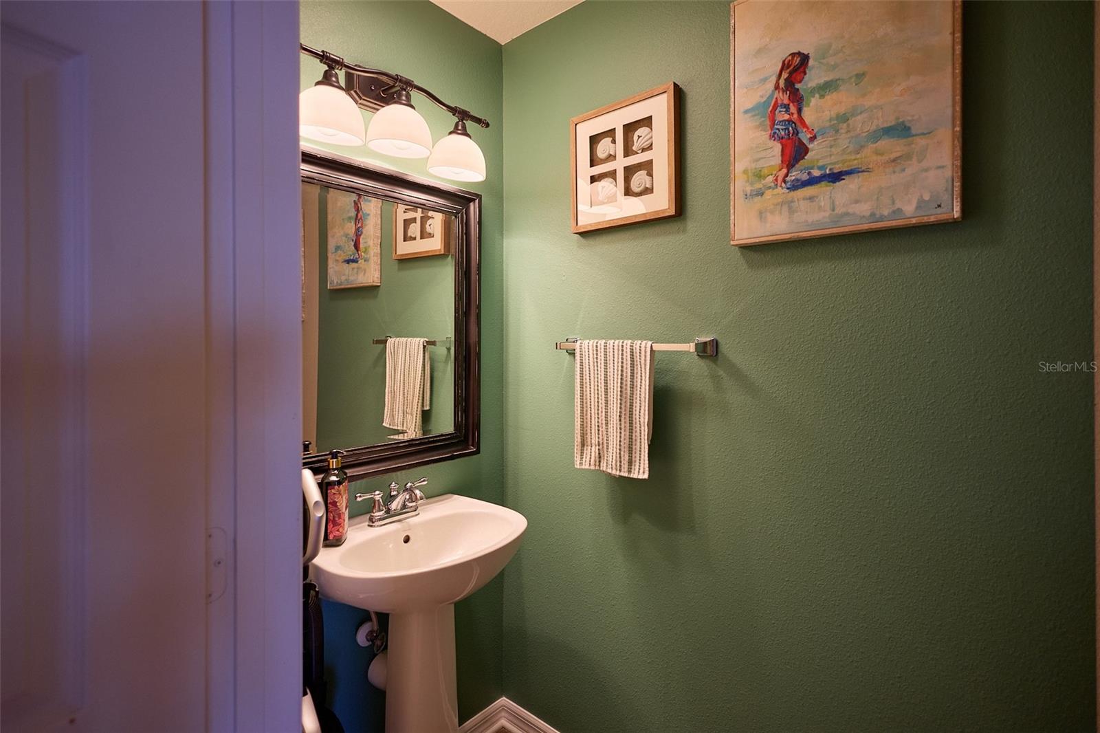 SUNSET POINTE TWNHMS - Residential