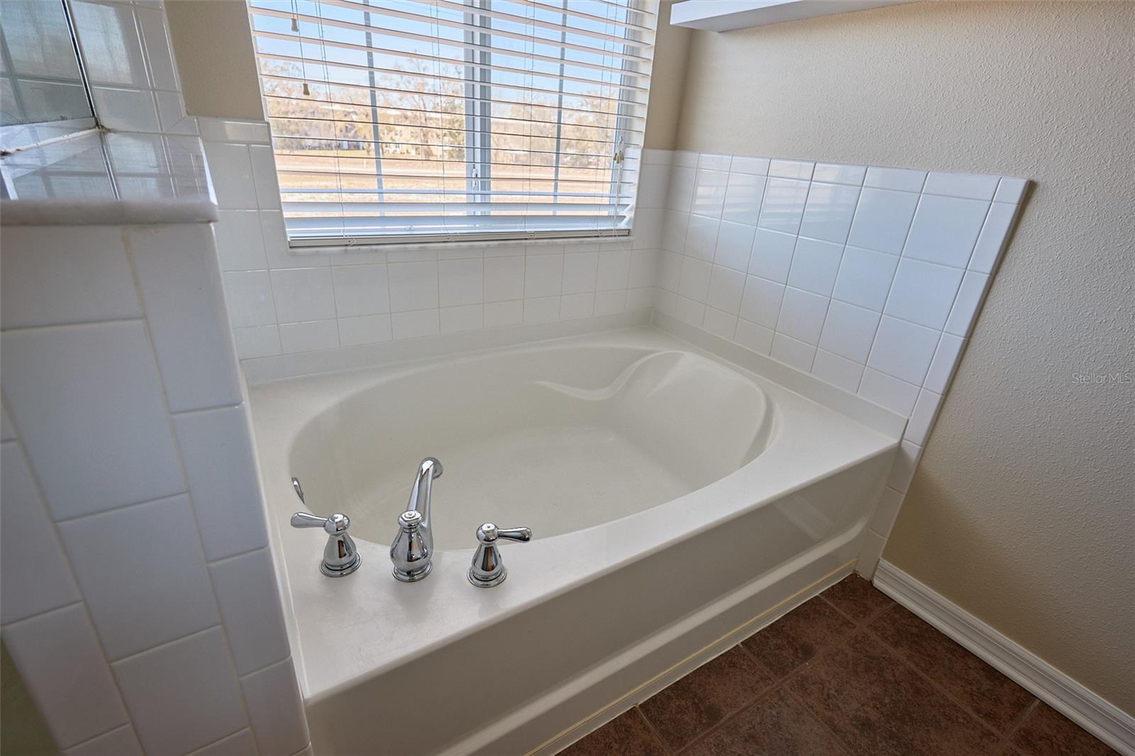 SUNSET POINTE TWNHMS - Residential