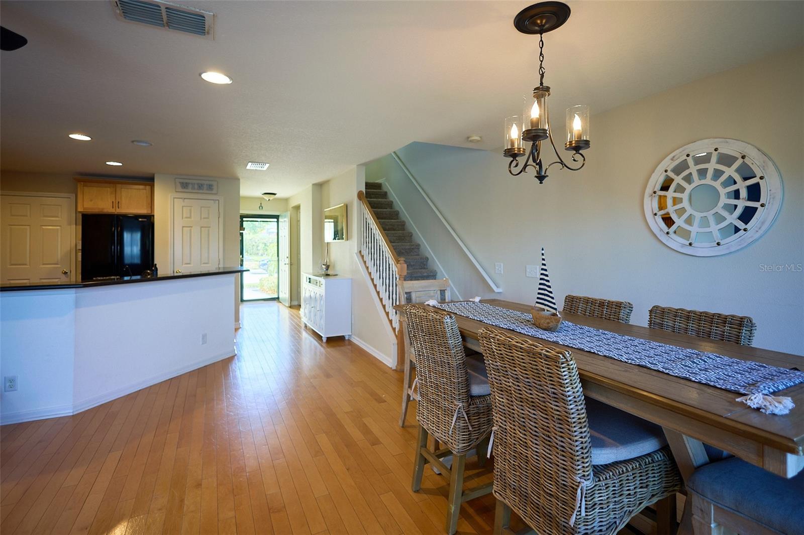 SUNSET POINTE TWNHMS - Residential