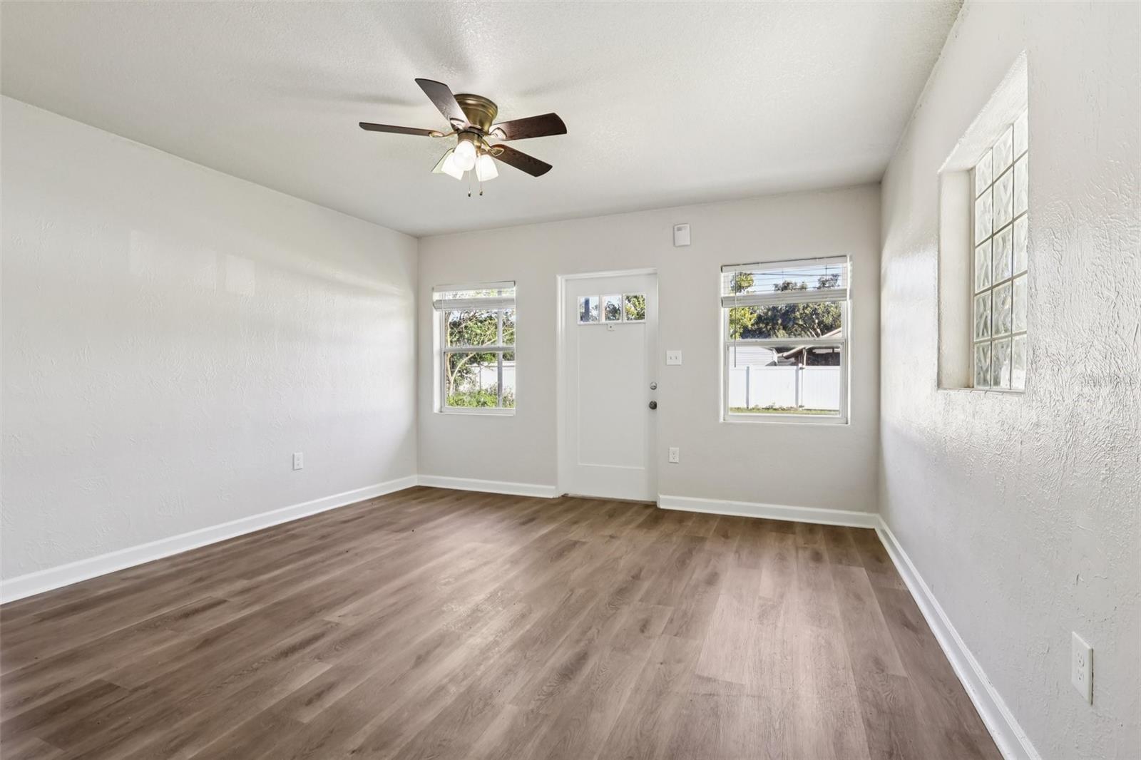 2620 HAWTHORNE STREET