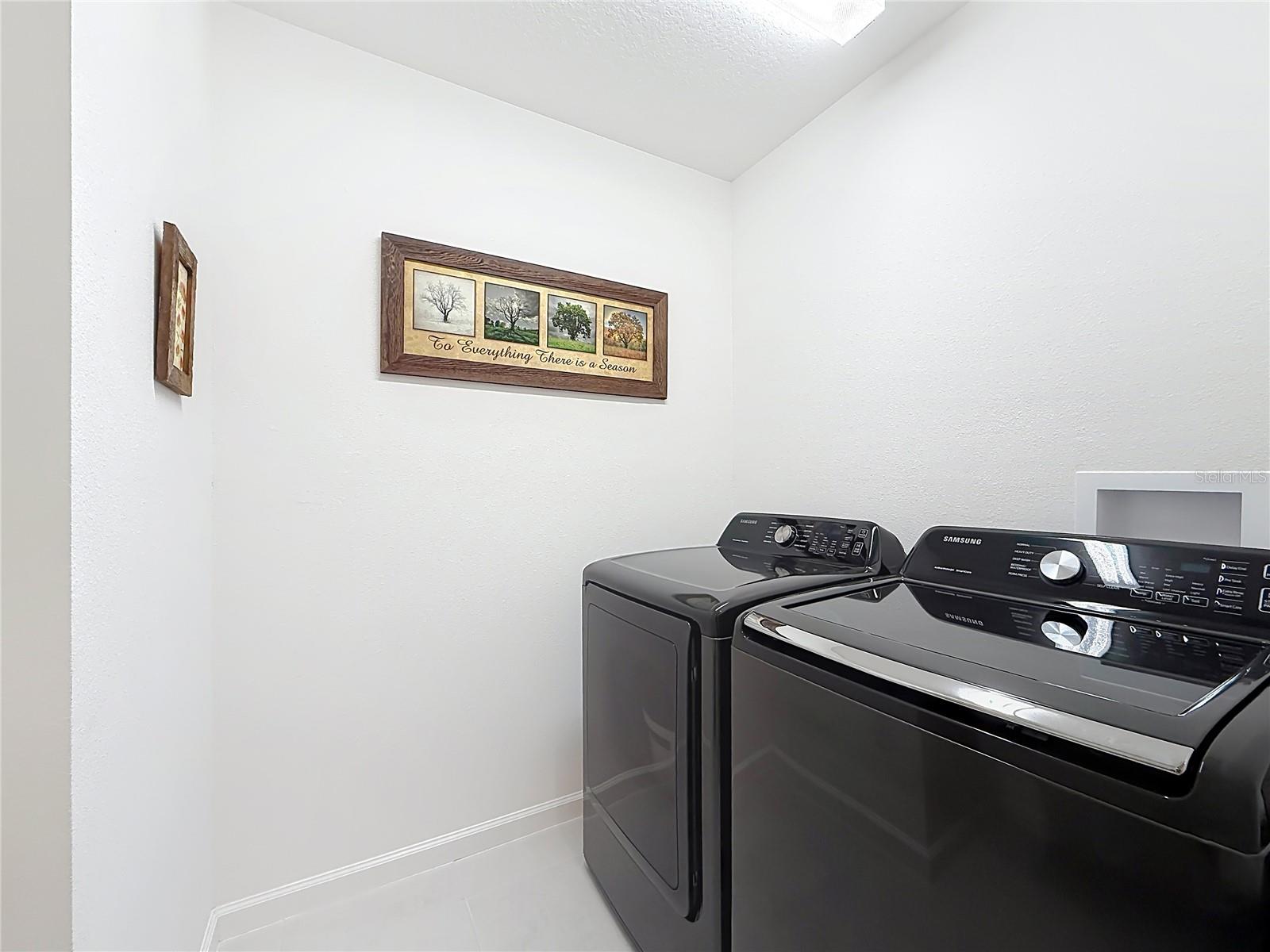 VILLAGES/SOUTHERN OAKS UN 90 - Residential