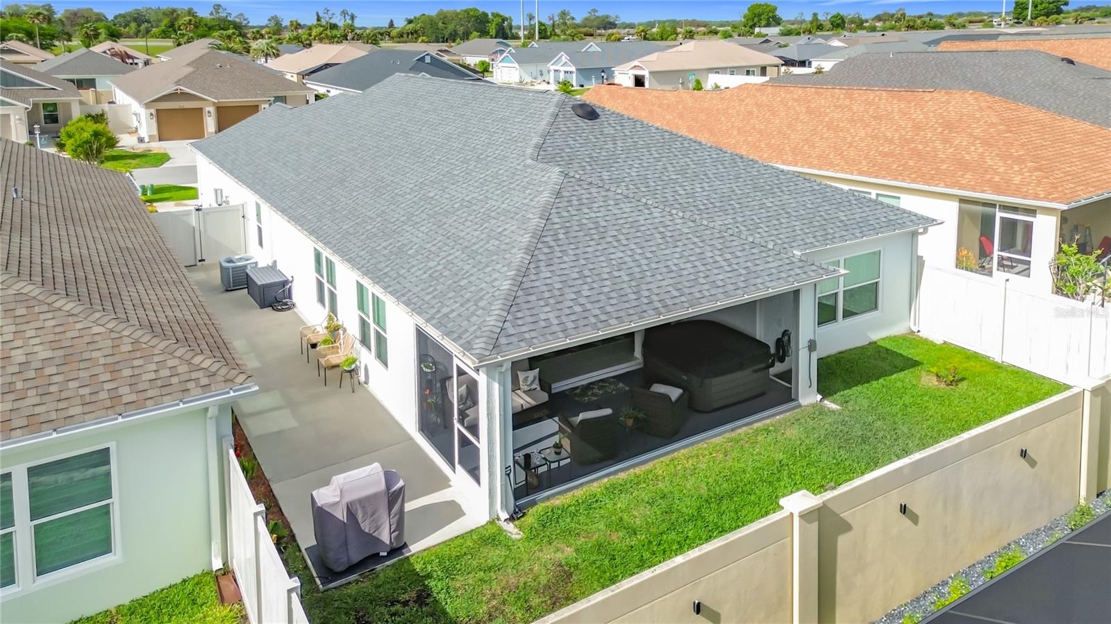 VILLAGES/SOUTHERN OAKS UN 90 - Residential