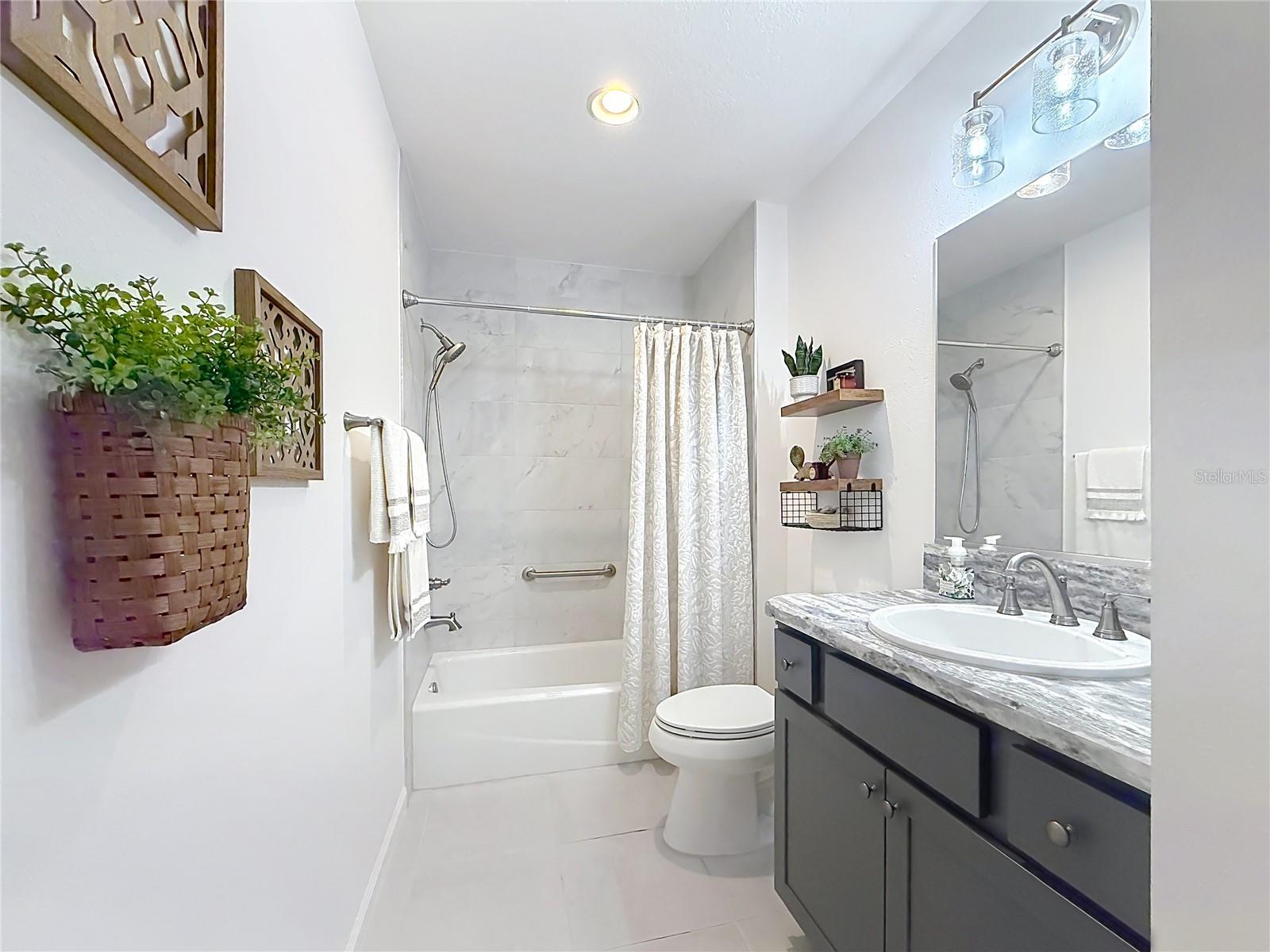 VILLAGES/SOUTHERN OAKS UN 90 - Residential