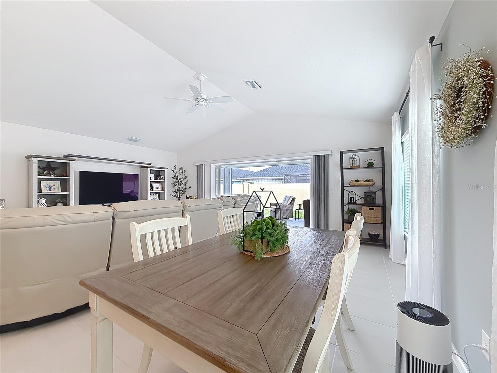 VILLAGES/SOUTHERN OAKS UN 90 - Residential