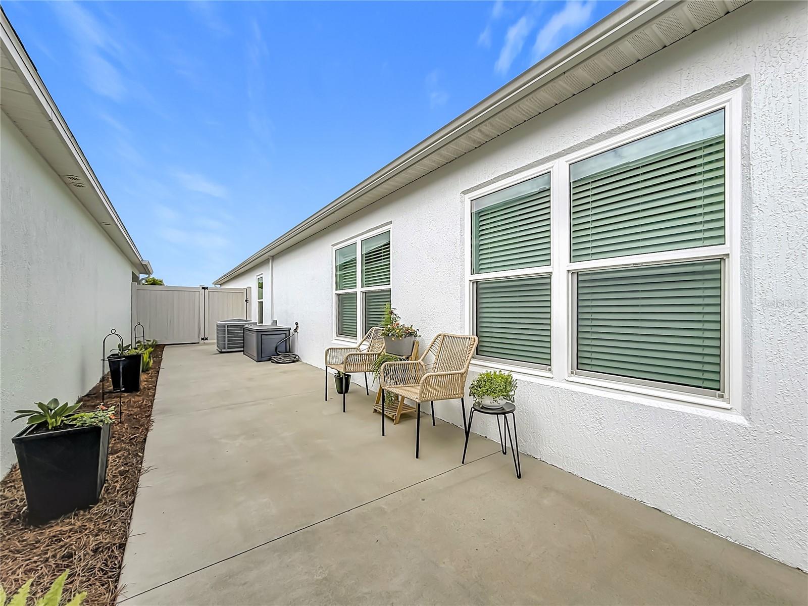 VILLAGES/SOUTHERN OAKS UN 90 - Residential