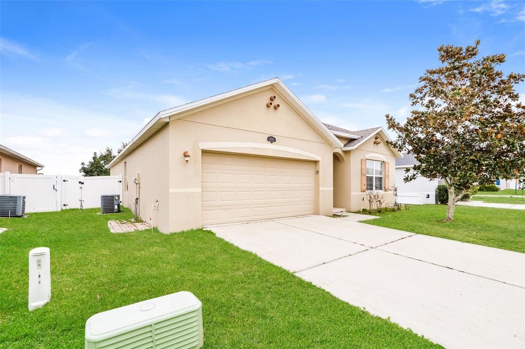 Photo of 1897 Van Allen Loop, Auburndale, FL 33823 (MLS # O6367716)