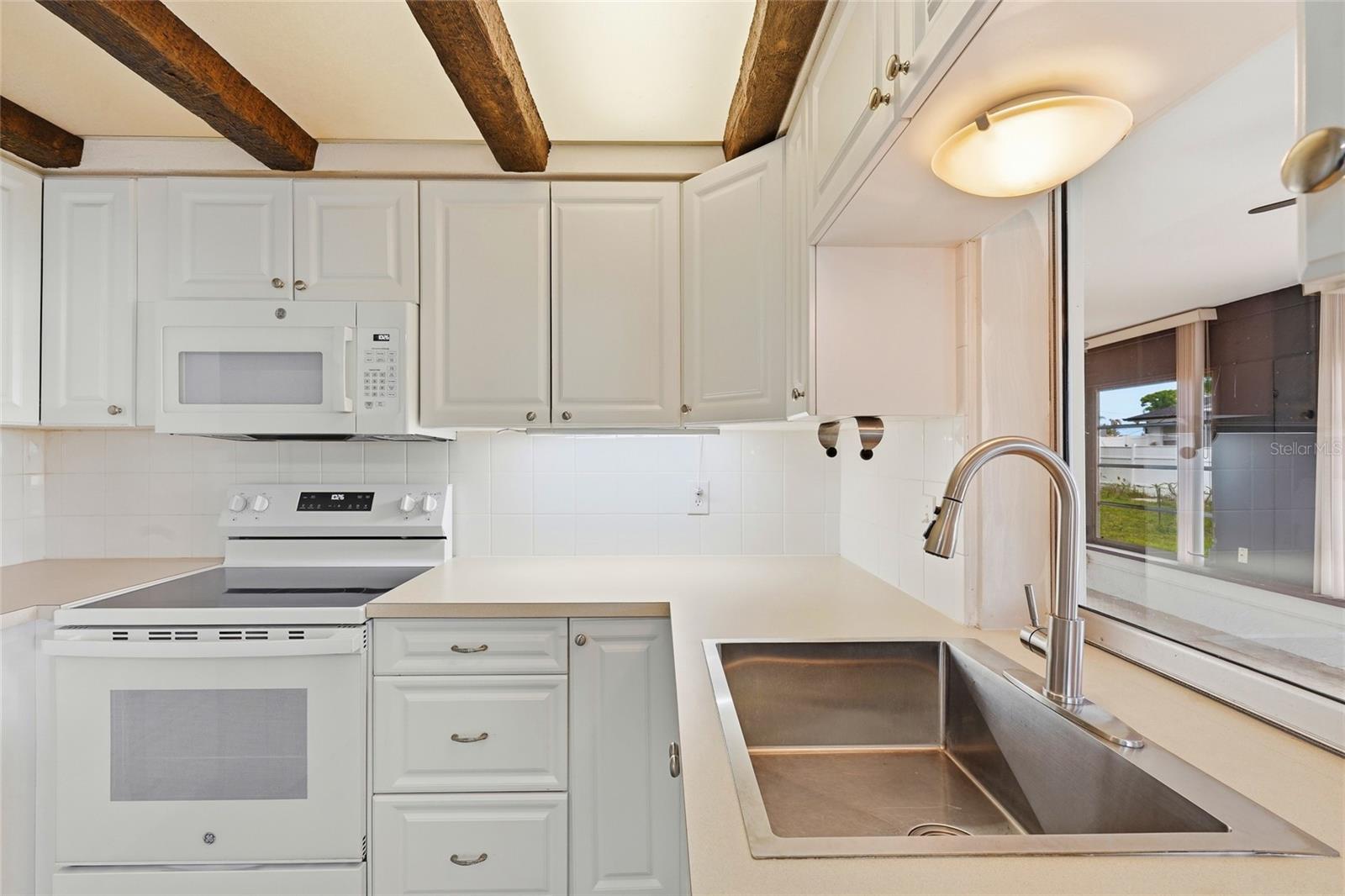 SOUTH VENICE UNIT 06 - Residential