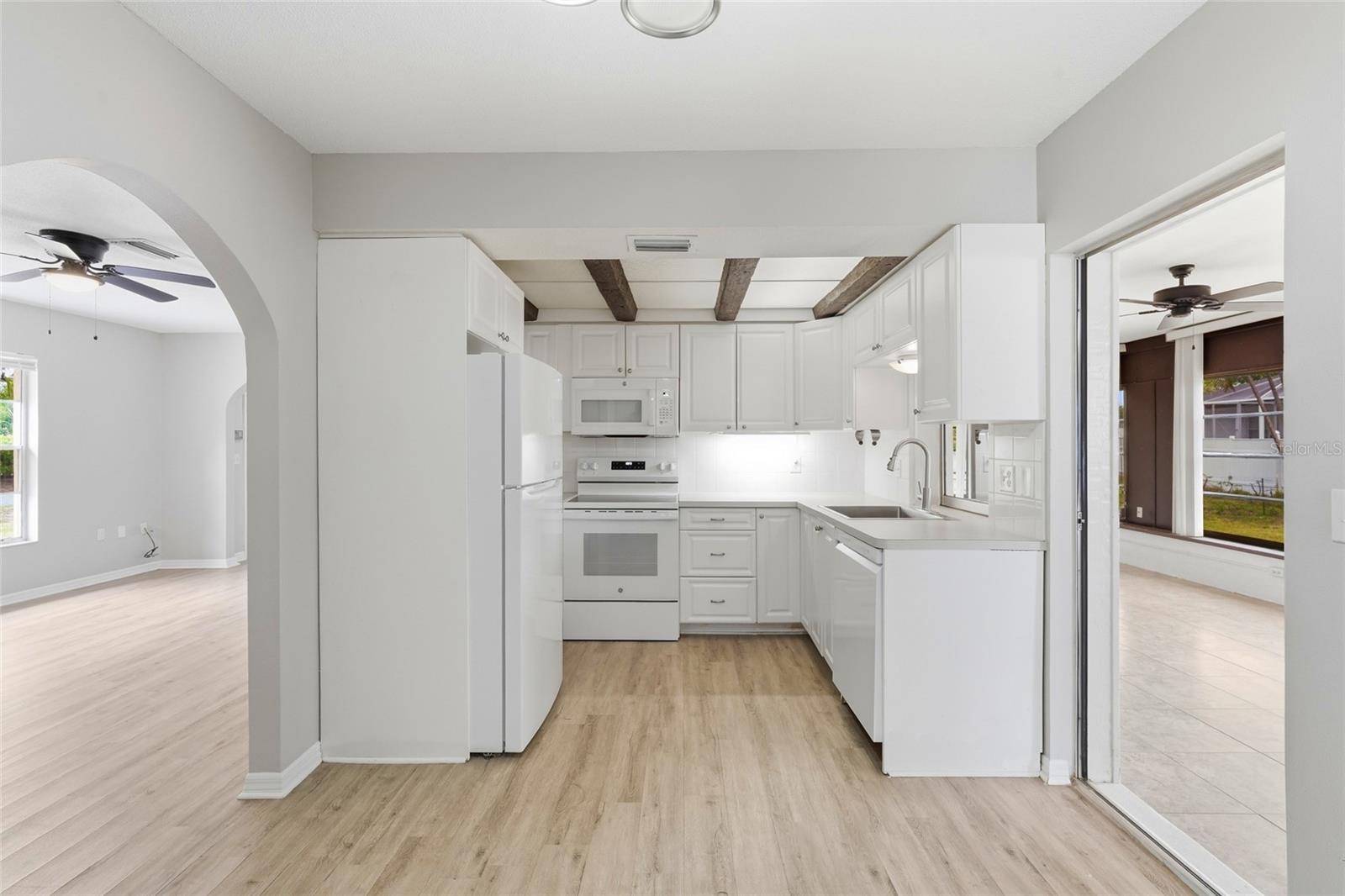 SOUTH VENICE UNIT 06 - Residential