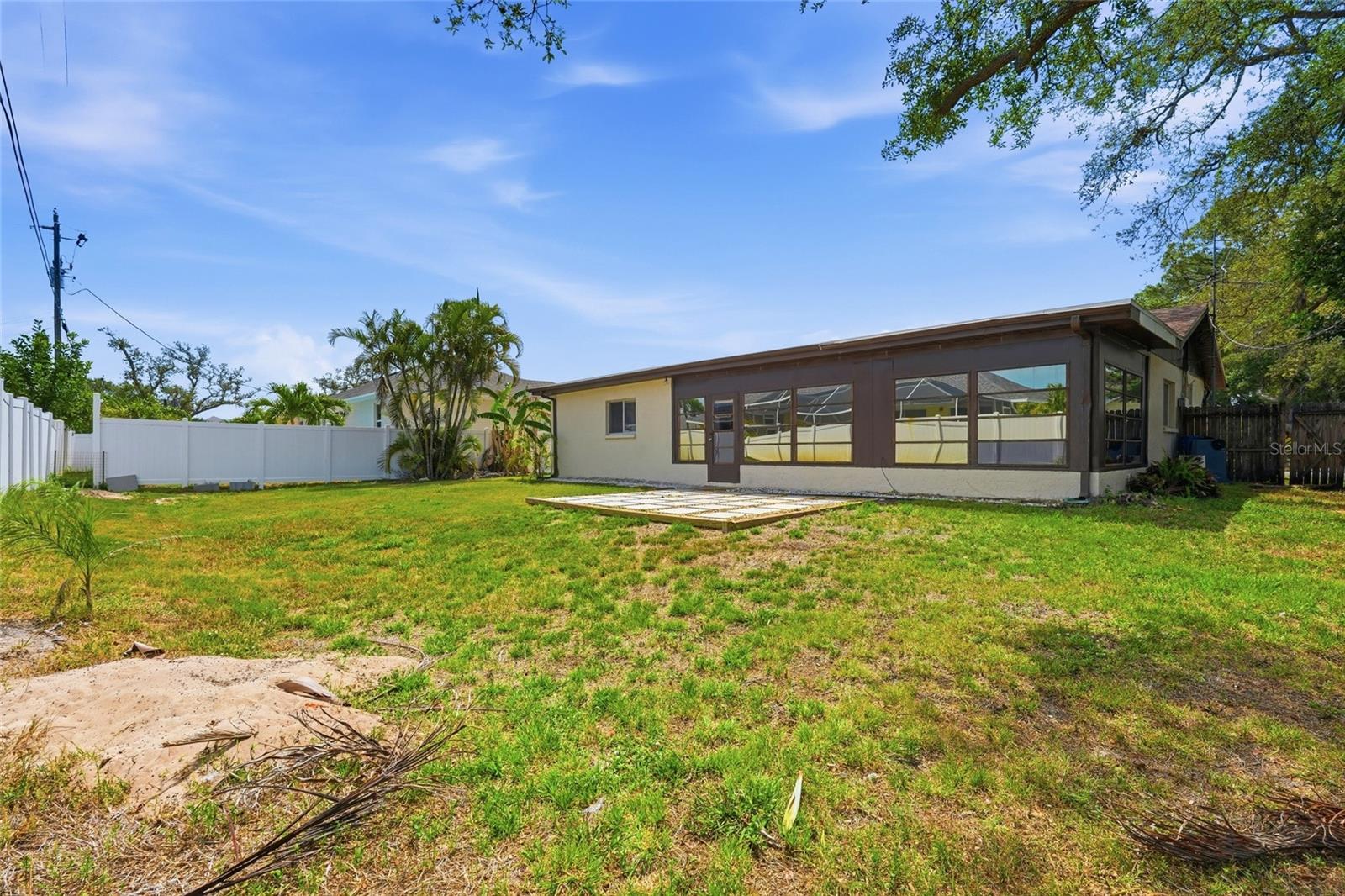 SOUTH VENICE UNIT 06 - Residential