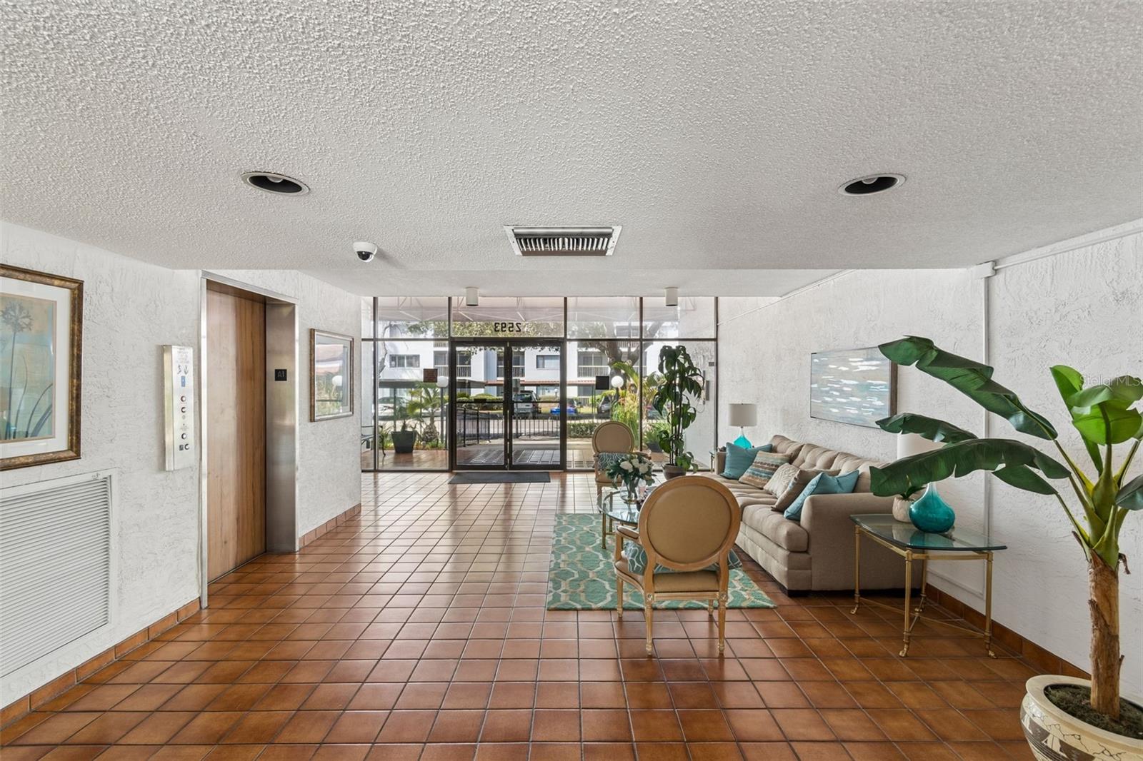 INVERNESS CONDO - Residential