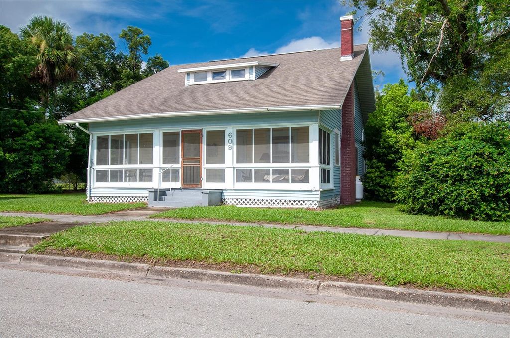 Photo of 609 N Orange Ave, Arcadia, FL 34266 (MLS # C7514750)