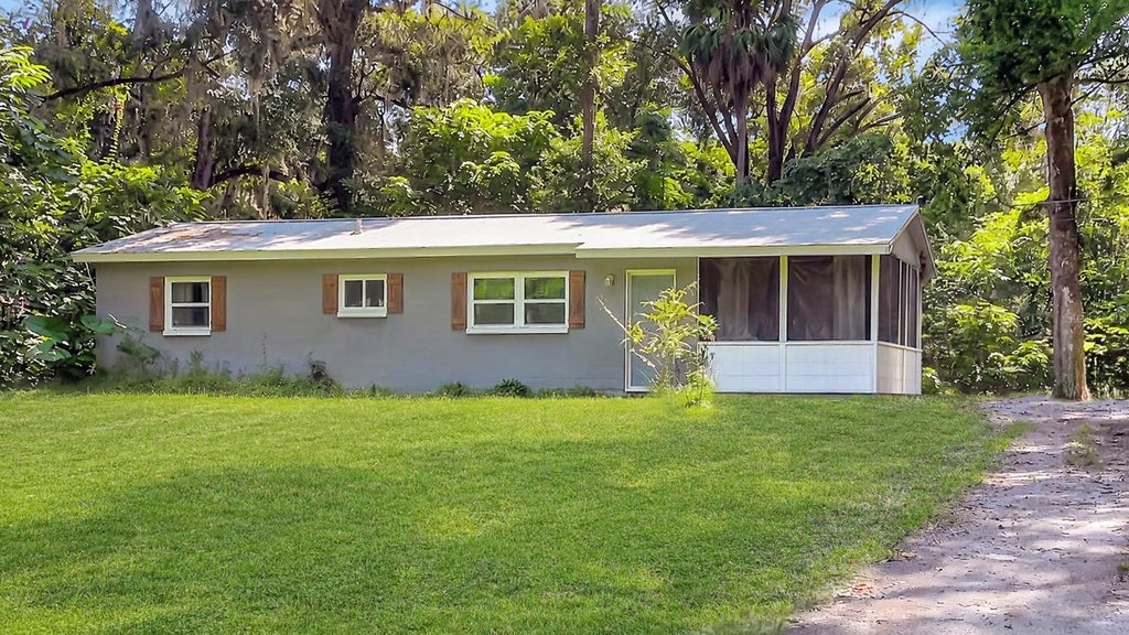Photo of 1014 Roosevelt Avenue, Brooksville, FL 34604 (MLS # TB8544072)