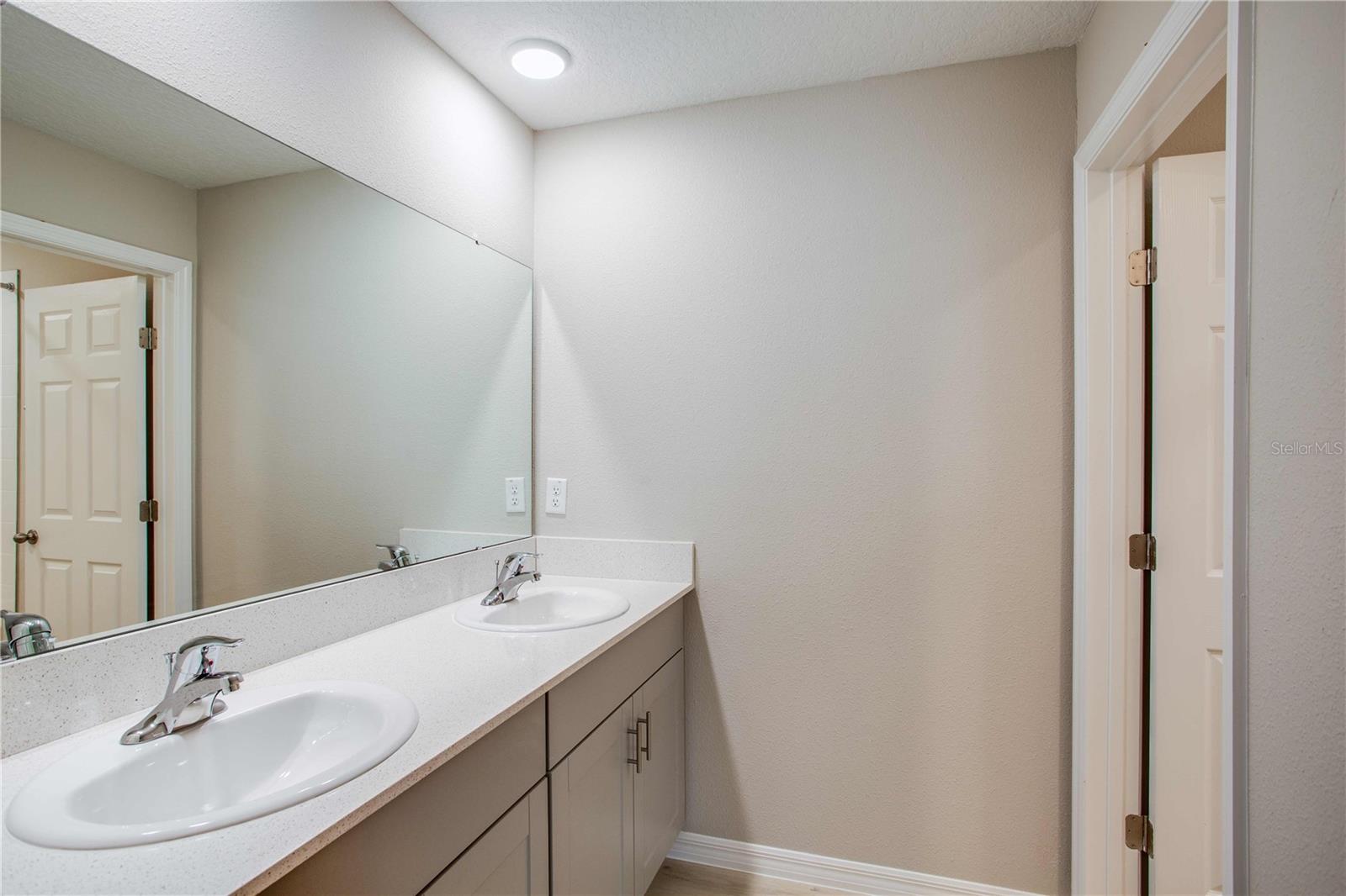 TWO RIVERS - Residential